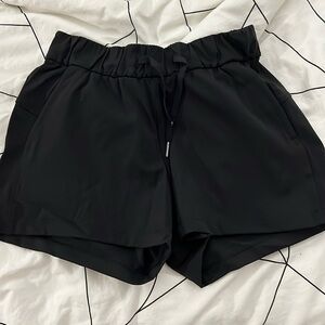 Lululemon on the fly short